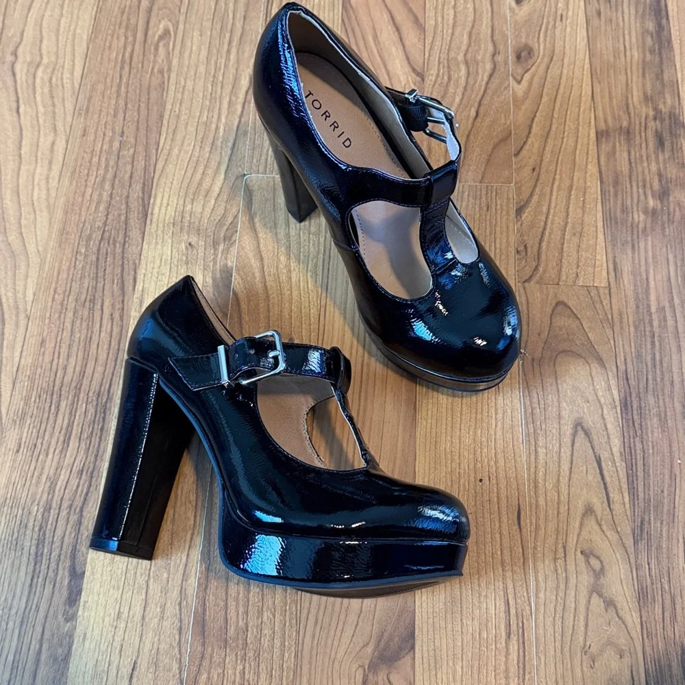Torrid Black Patent Leather Mary Jane T-Strap Heels Size 7WW